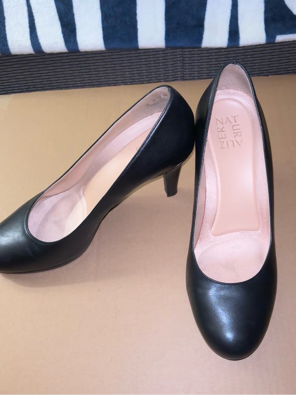 Naturalizer Black Leather Classic Mid-Heel Pumps